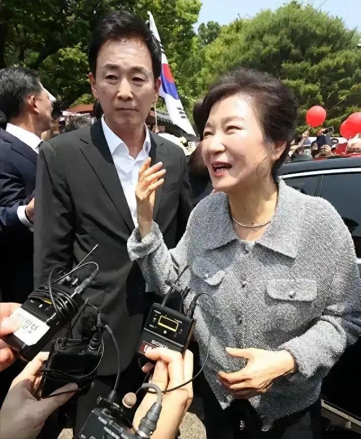 快讯：新华社消息，韩国总统选举落幕，国民力量党候选人金人洙承认败选输给了民主候选