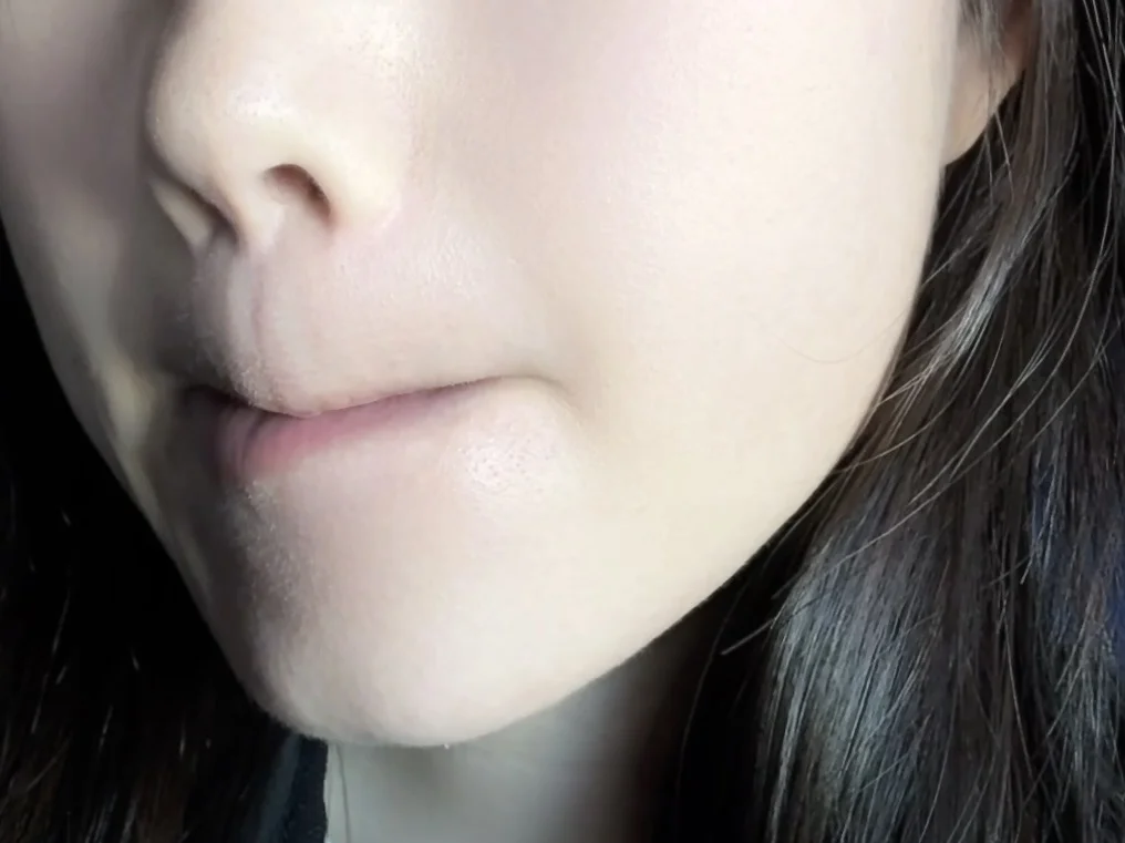 云南晒了一个月脸白了2度