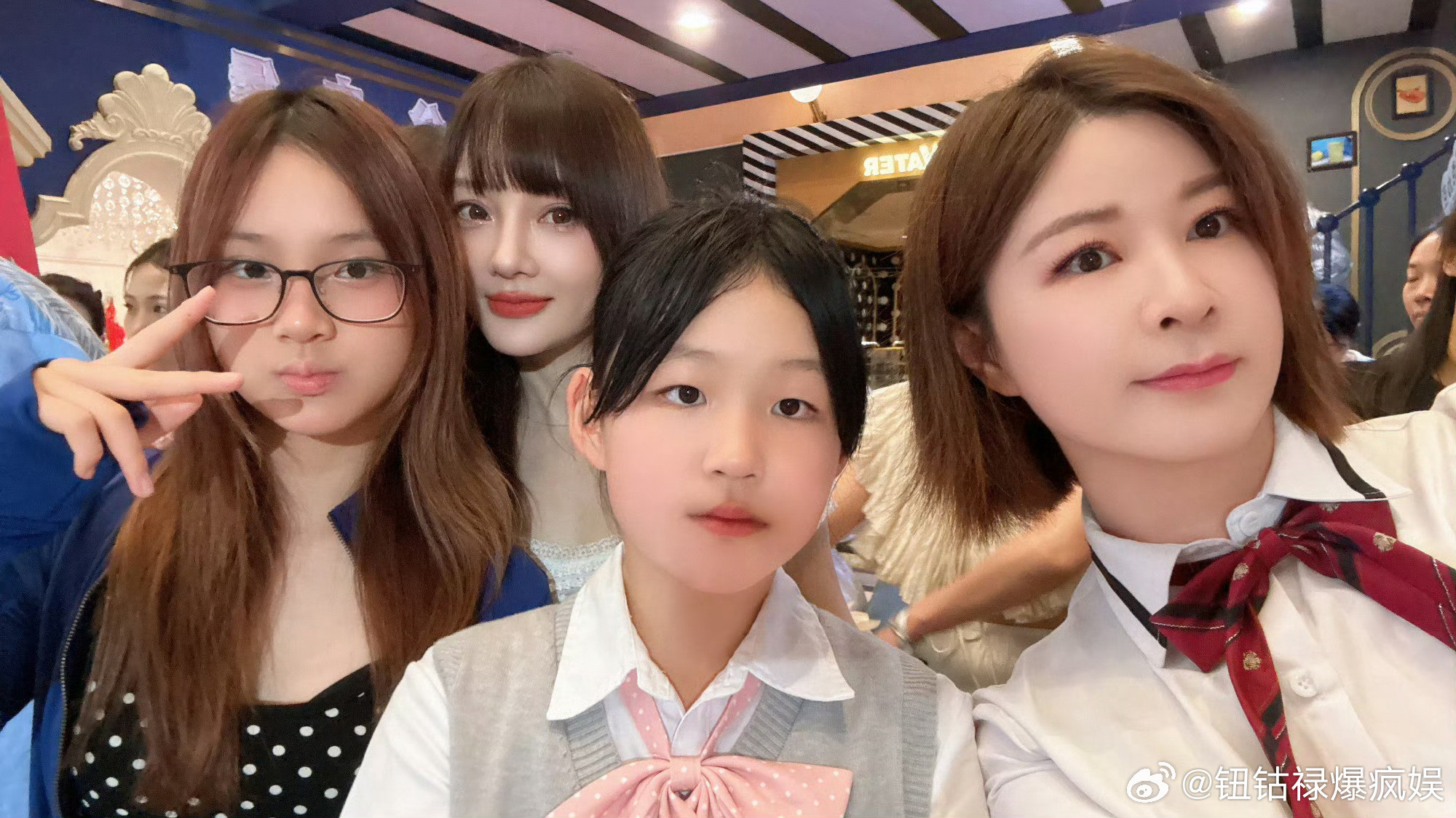 杜华女儿与甜馨小酒窝同框原来她们私下关系这么好啊！小酒窝10岁生日party，