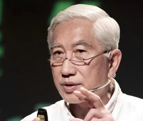 清华大学一位老教授前阵子说了句大实话：无人驾驶、无人酒店、饭店机器人，这些都不稀