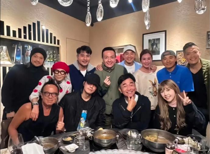 言承旭近照曝光，与友人在台北聚会。你认为48岁的他状态ok吗？​​​