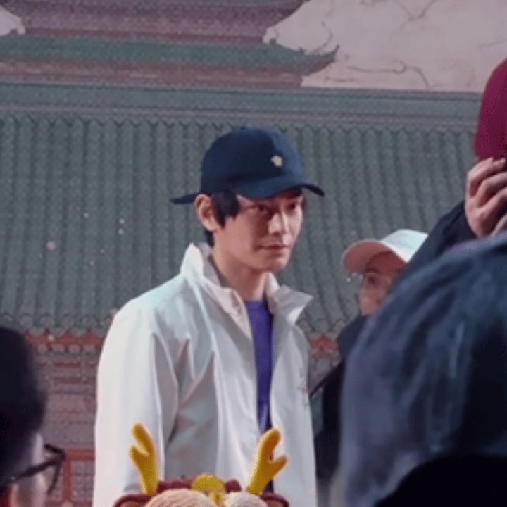 自己进组了，还对别人的角色垂涎欲滴。P图滤镜磨皮修容看多了，看代拍出的生图，清