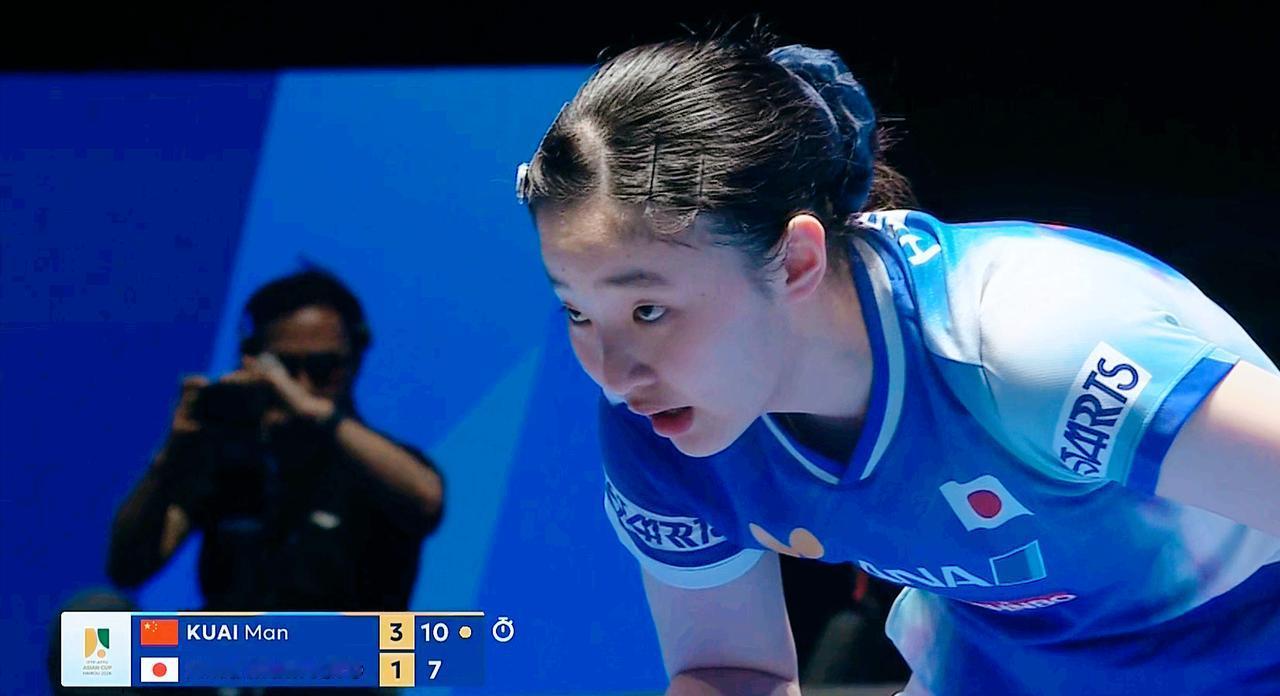 厉害了！蒯曼4:1碾压张本美和，拿到了铜牌。整场比赛并不是胶着战，而是蒯曼盯