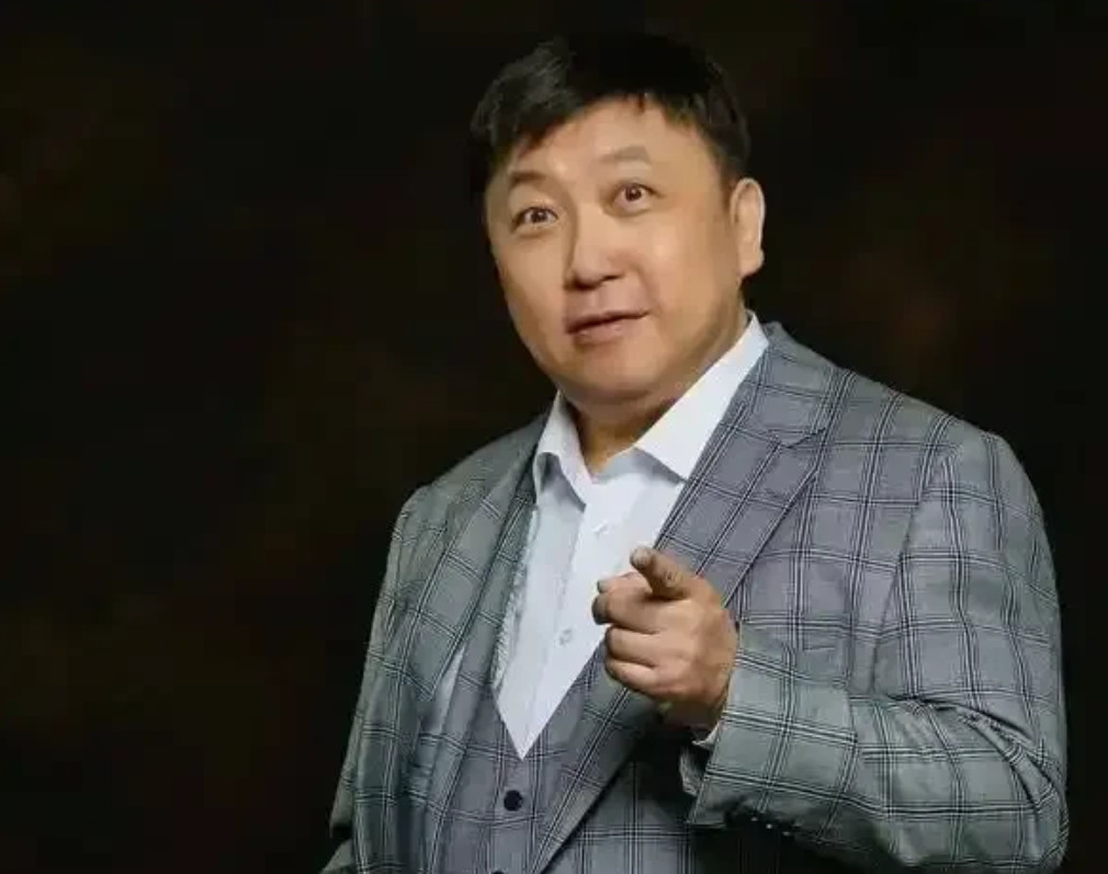 王晶导演曾在一档访谈节目中说：“成龙现在的影响力比当年的李小龙影响力还大，就目前