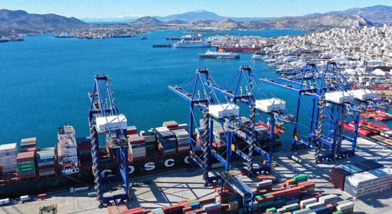 20公里对峙，美国在希腊围堵中企港口，希腊学者直接泼了一盆冷水在地中海的海岸