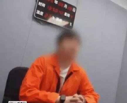 骗美女玩出新花样这名男子10天内在上海骗了5个美女。先抛出中介消息“高薪陪玩”