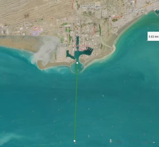 美卫星发现一艘伊朗航母，驶出阿巴斯港剑指美军，显然背后有高人指点！2026年