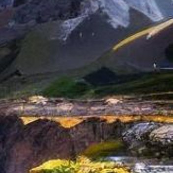 正能量人生的路，自己去书写，你不能左右天气，但可以改变心情。学会适应，让你的环境