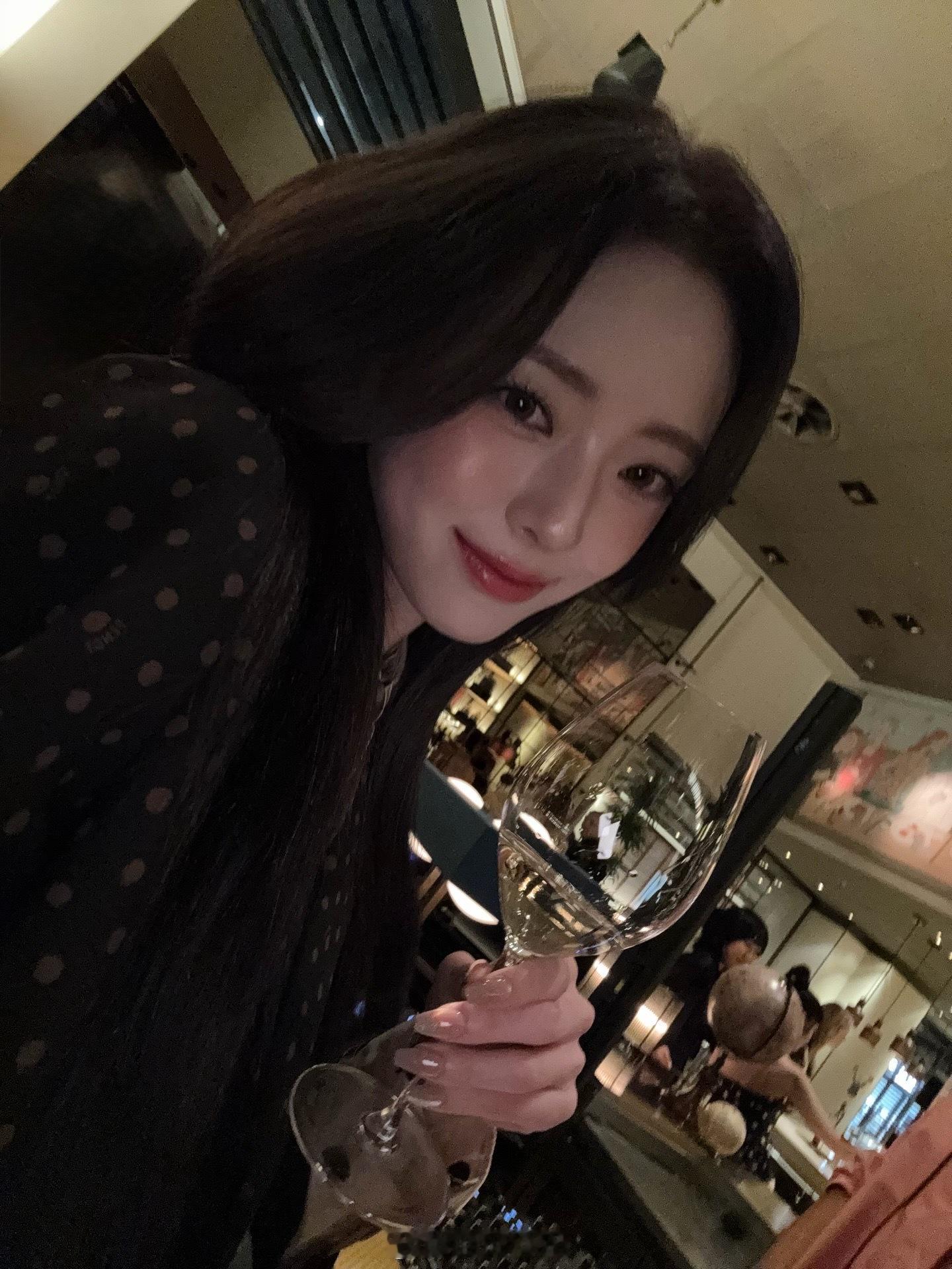 申有娜fendi​​​