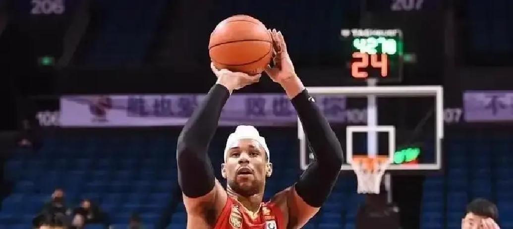 宏远这回真把“省钱”玩出花了！跟深大搞了个AI外援雷达，三分38%以上、防