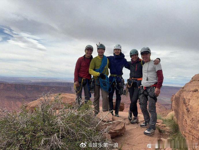 王一博点赞攀登台北101合照王一博点赞探索新境2摄影师王一博ins点赞《探索新境