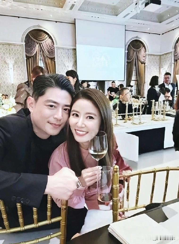 【霍建华45岁还能这么甜？给所有男人上了一课！】姐妹们快来看！霍建华在邱泽