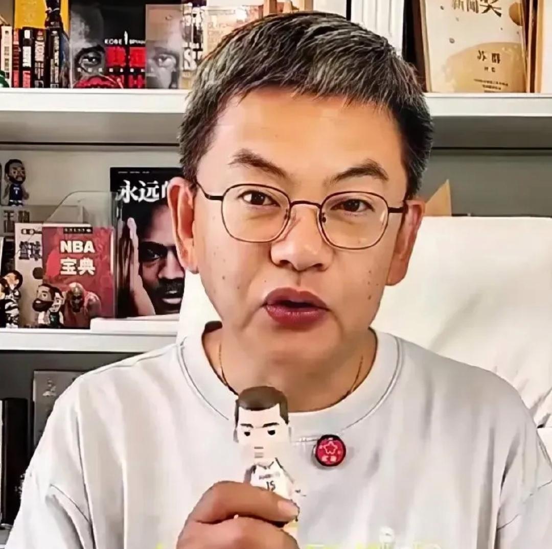 北京男篮33分惨败广厦，总比分1-3落后，听听赛后苏群的点评“除了总决赛第一
