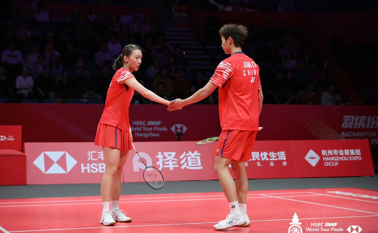 2026全英公开赛首轮国羽10胜9负!★男单（1胜4负）李诗沣2-0（21