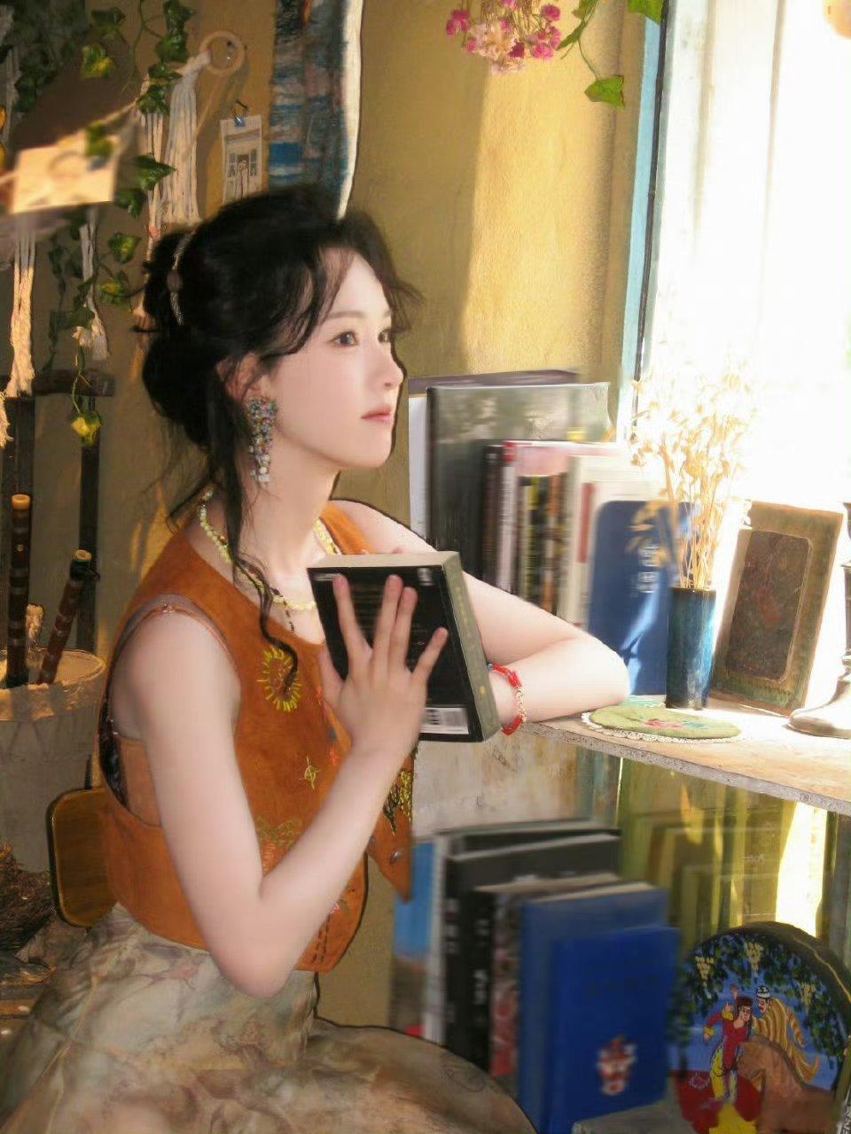 时代少年团你们吵到陈都灵了哈哈萌兔儿震惊！期待一下我们陈都灵白幼薇吧！👖