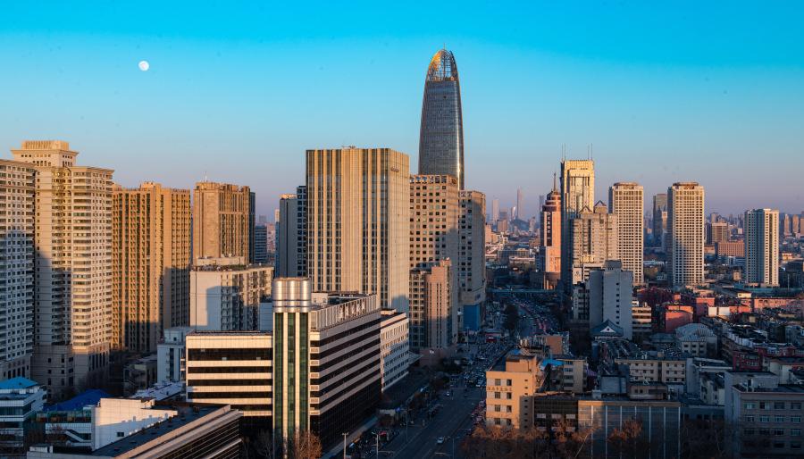 合肥成了我国第18个常住人口破千万的城市后，下一个千万人口城市备受关注。目前全国