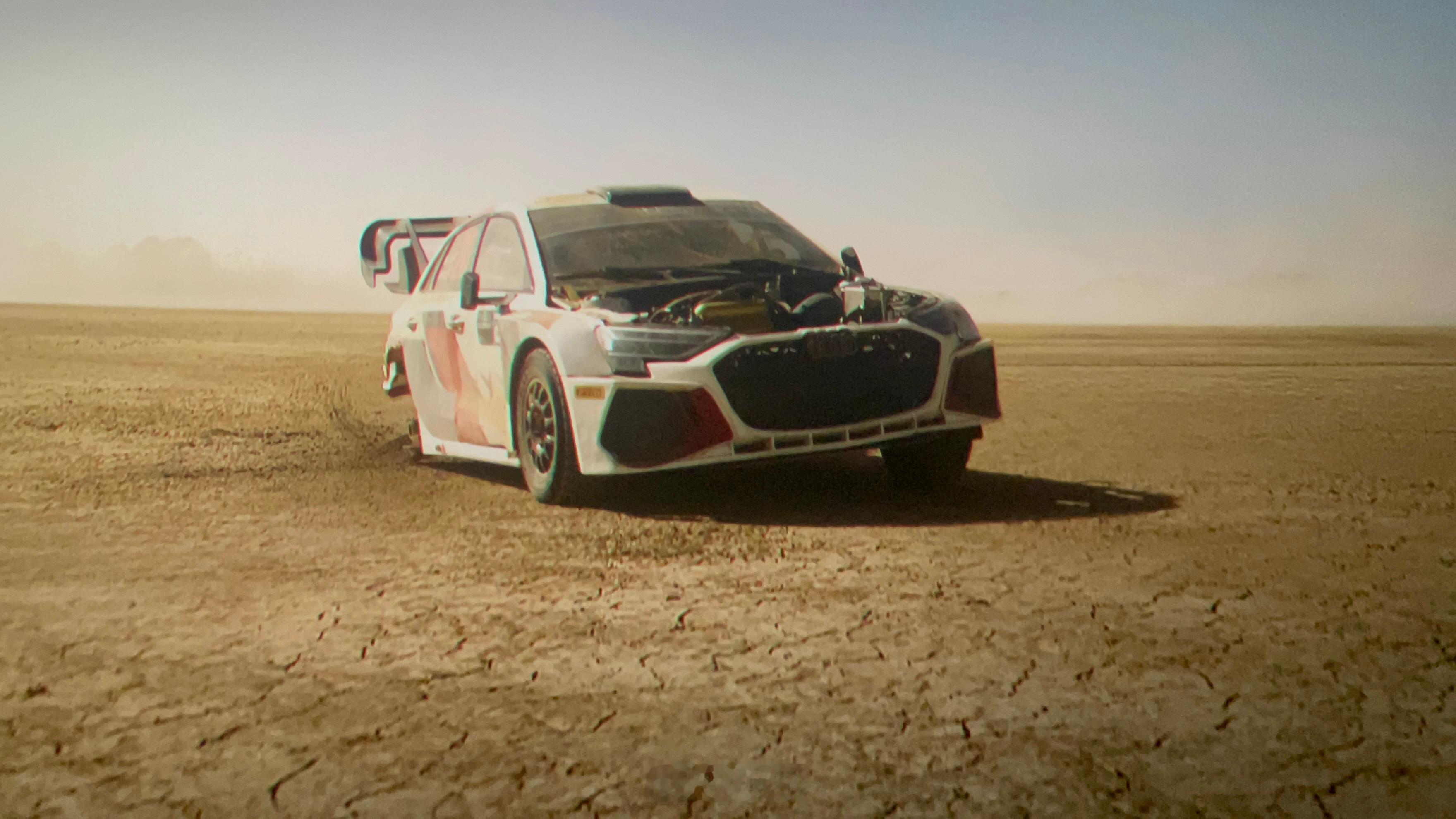 刚刚看完电影《飞驰人生3》，看个情怀吧，感觉没有飞1飞2好看，特别是没有飞2好看