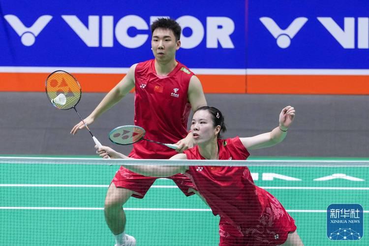 国羽四战三胜一负，卫冕冠军郭新娃陈芳卉晋级4强，2号种子完败止步8强，陈雨菲和男