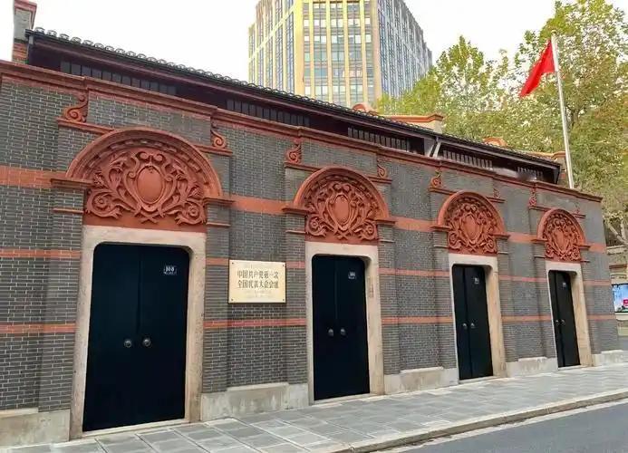 从中共一大到六大，毛主席参加了几次，为什么有些会缺席？毛泽东是中