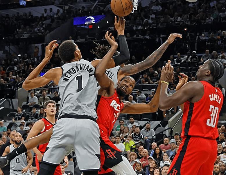 所有问题在阿门这儿，乌度卡就弄不明白为了上阿门，把医生和小贾这种空间点都放