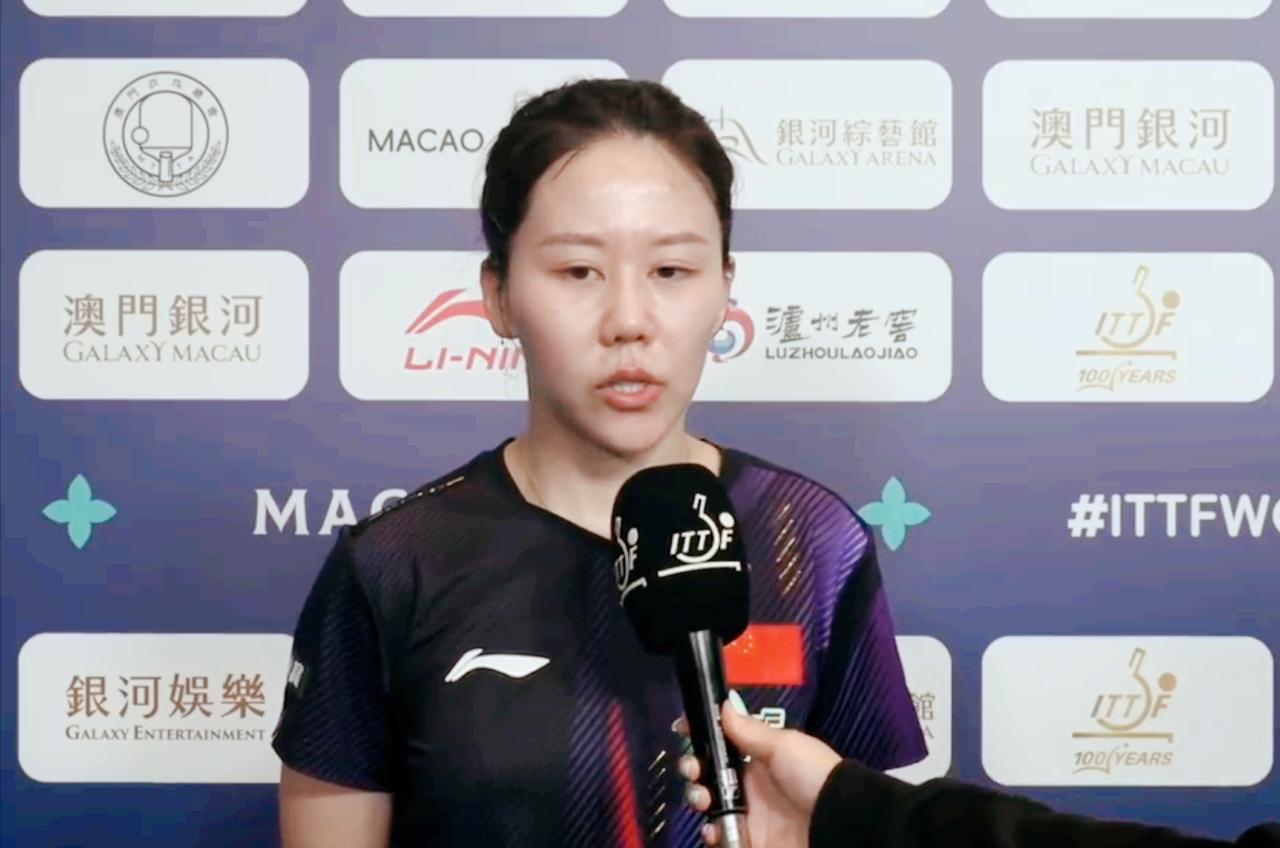 笑死我了！陈幸同一口一个小将，其实叶伊恬只比莎莎小1岁！记者问：如何评价这