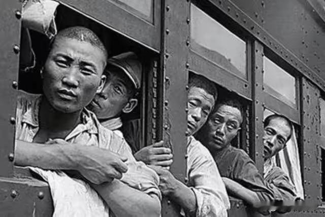 1945年8月9日，苏联174万大军带着欧战余威，发起“八月风暴”行动，扑向中国