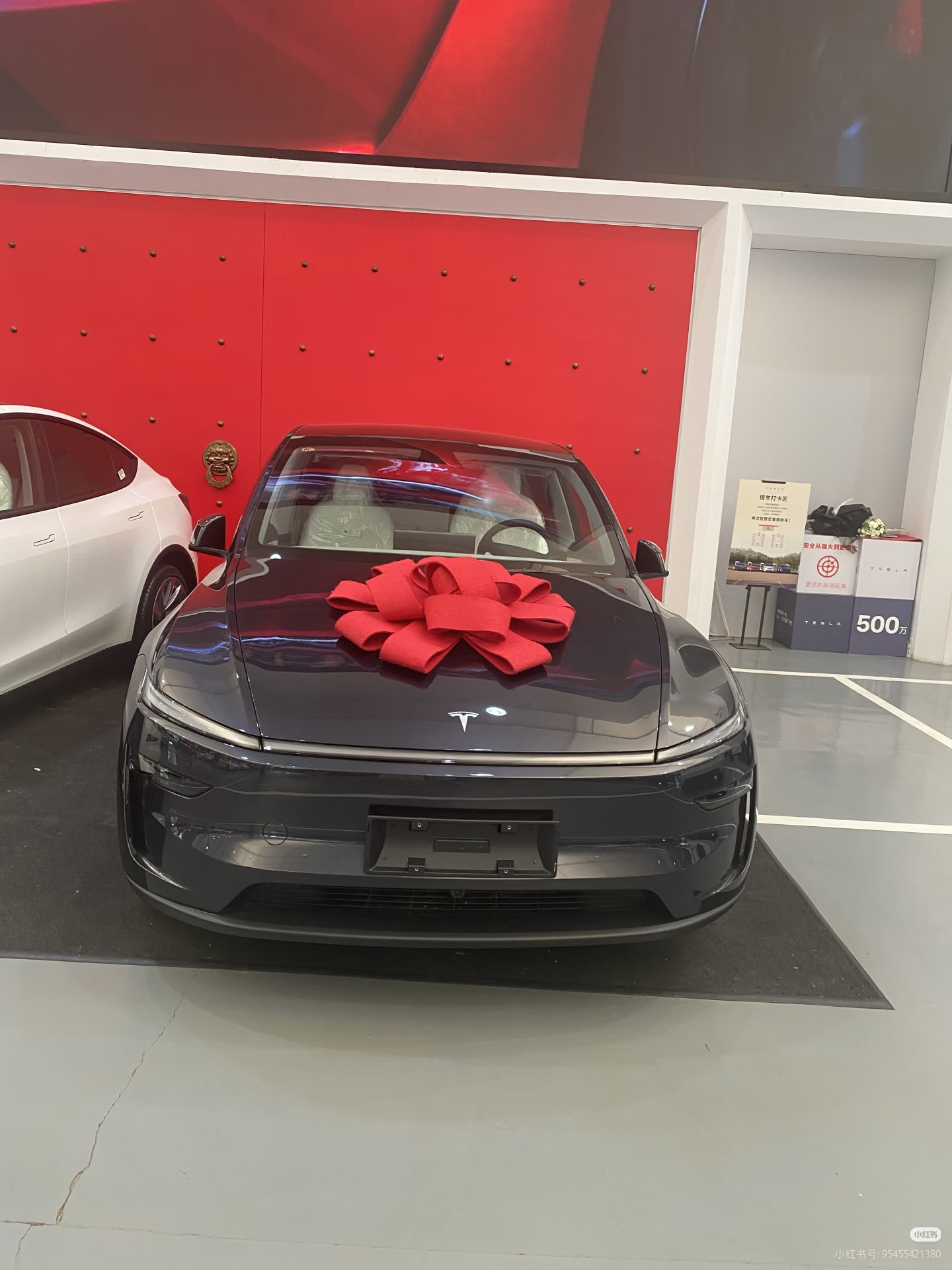 突然就想通了！老公怕我上班累，花30万给我买了辆特斯拉ModelY。...