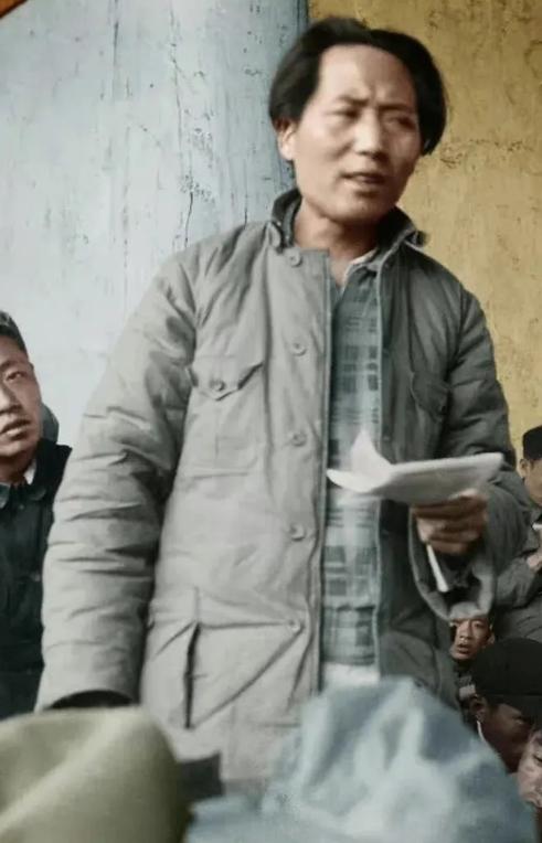 1944年原红四方面军高级干部在会议上当众问毛主席：为何我们四方面军的总指挥徐向