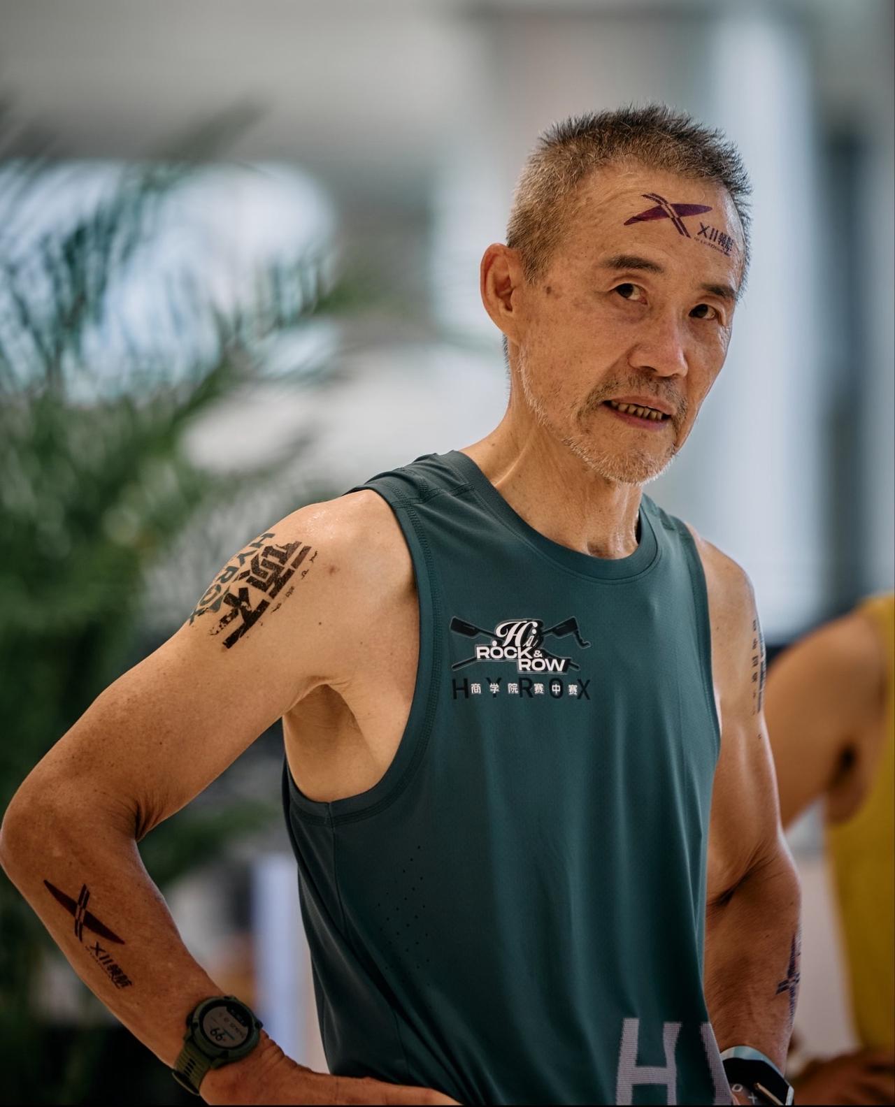 企业家里，最让我意外的就是王石了，明明他都已经75岁了，身材发福，头发掉光这