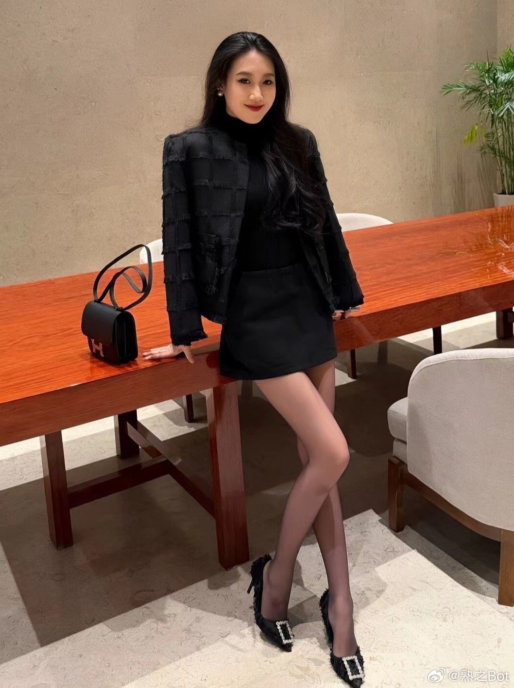 黑丝高跟少妇​​​