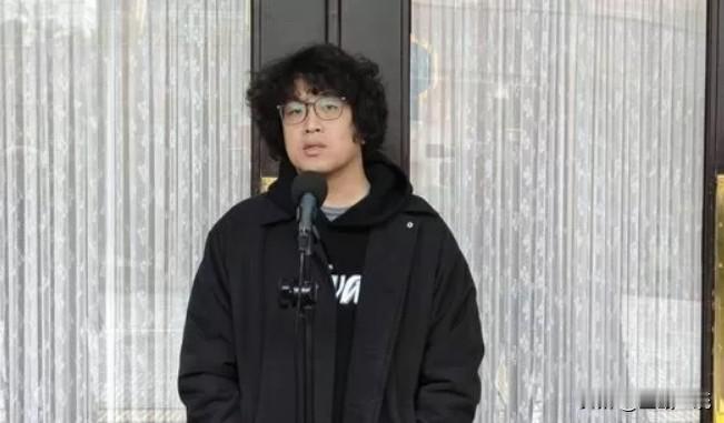 沈伯洋爆粗口骂蓝委“他X智商低”、“滚出立院”针对民进党立委沈伯洋22日爆