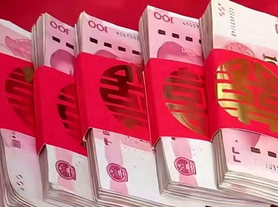 周末的一段婚礼现场视频在各平台刷屏,拍摄地点在河南商丘,镜头里新娘父亲一句“车别