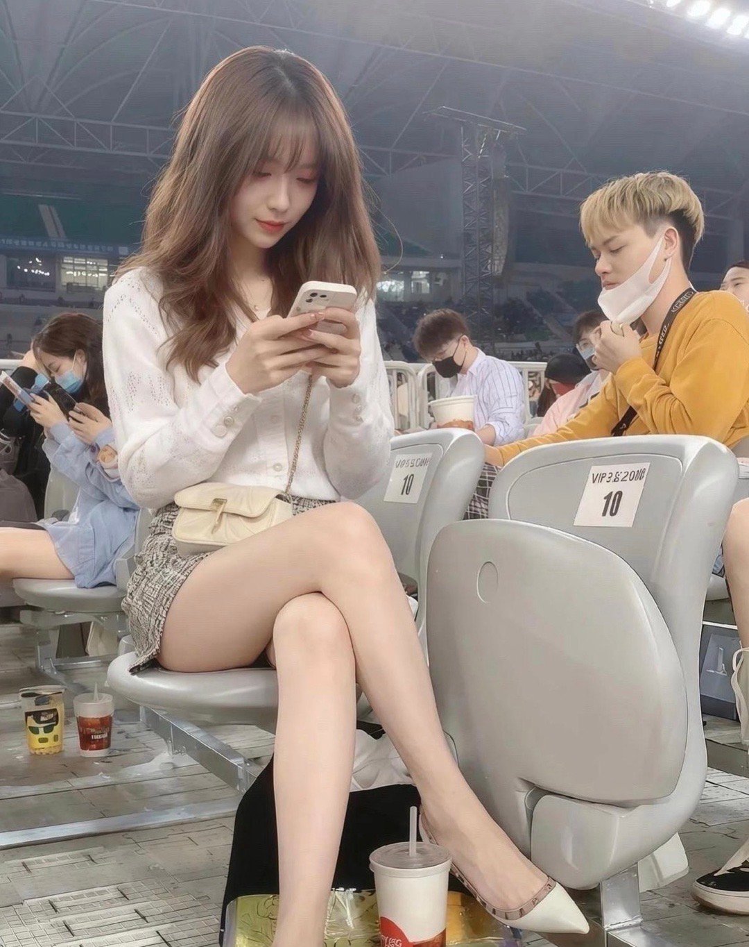 这谁还有心思看演唱会啊