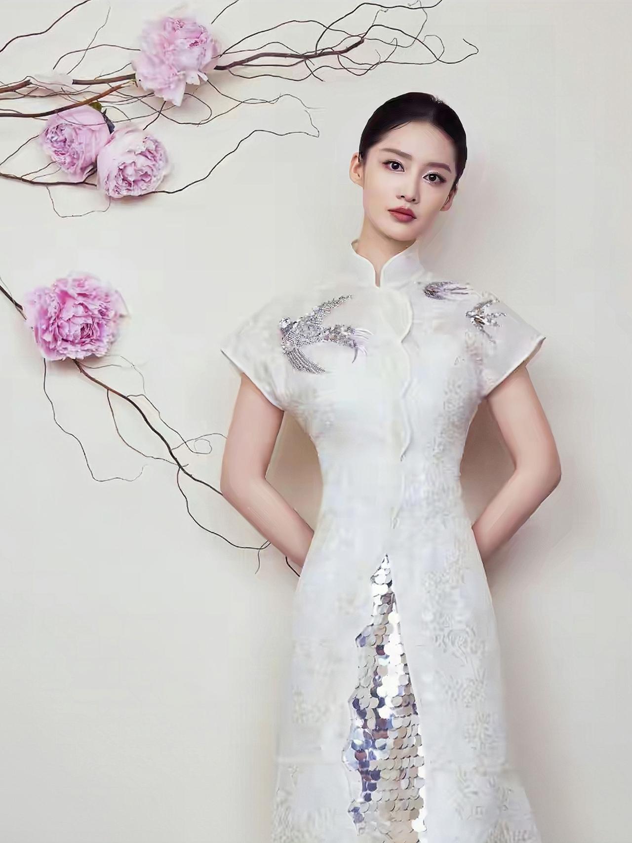 李沁美照分享真美！[比心][比心][比心]李沁美了美了！[赞][赞][赞]李沁风