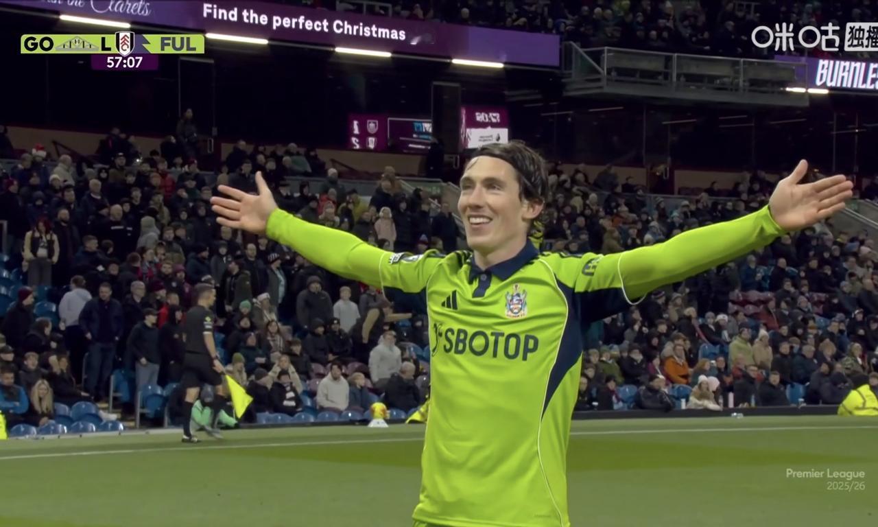 昨晚的英超看完，我是越来越眼馋：哈利·威尔逊和帕尔默。这2帕尔默曼联买不到