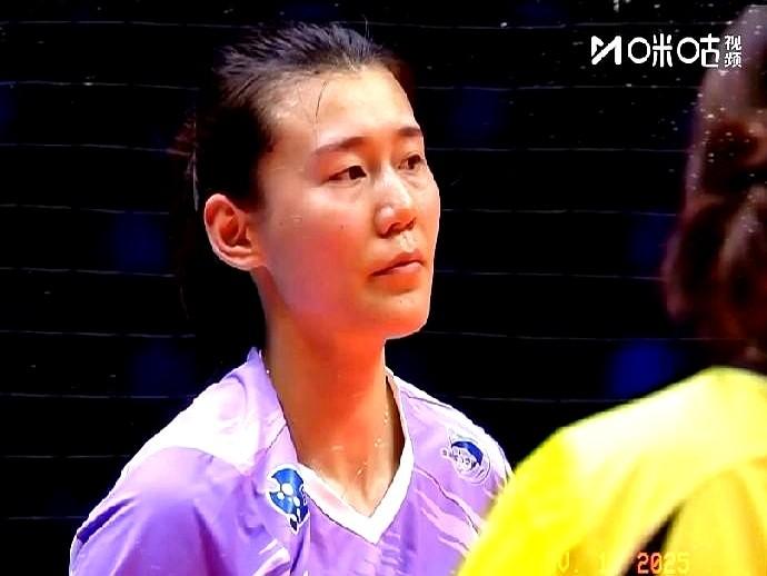 天津女排输福建，这锅别往外甩，问题就在自己身上。没了瓦尔加斯，球队的进攻立马