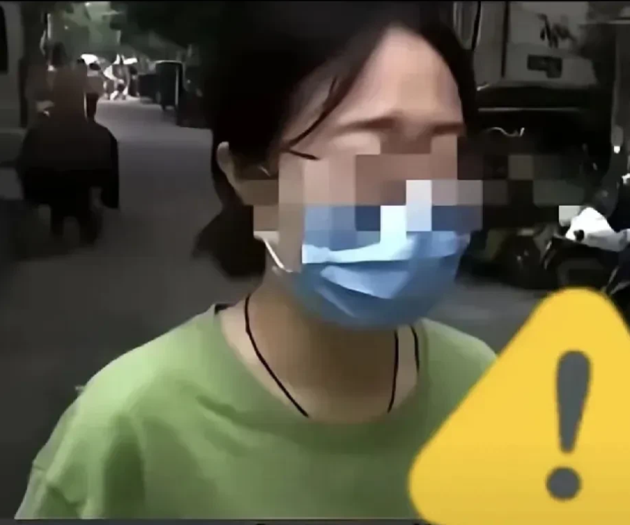 “打的是脸，寒的是心”[无奈吐舌]！浙江有位父亲，不慎弄丢女儿养了5年的小狗，女儿当