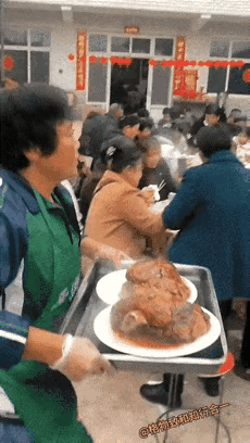 秒没[捂脸哭]这帮人好像饿了三年一样，简直没法看。