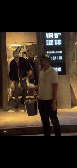 林一cos铁筒僵尸的创意cos又更新了✨！这次他扮演《植物大战僵尸》里的铁筒