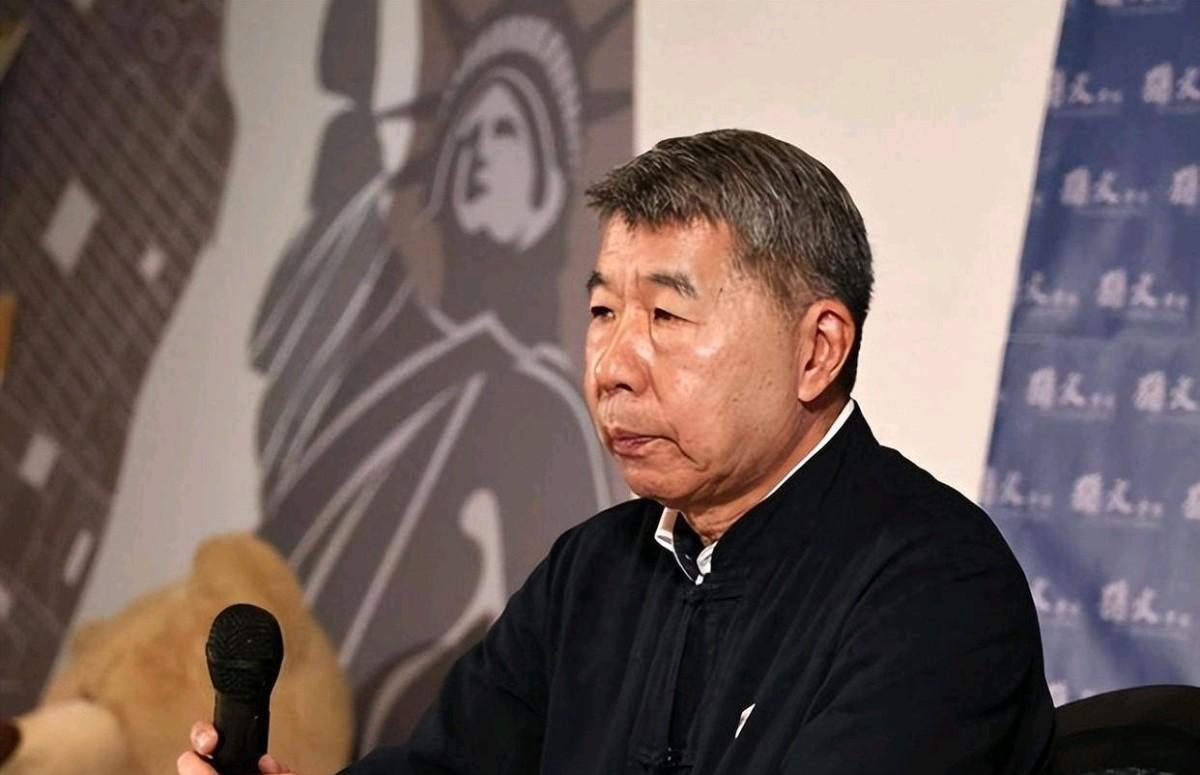 张亚中点名批评朱立伦等人！9月19日，在赵少康公开批评张亚中没有参选就破坏团结之