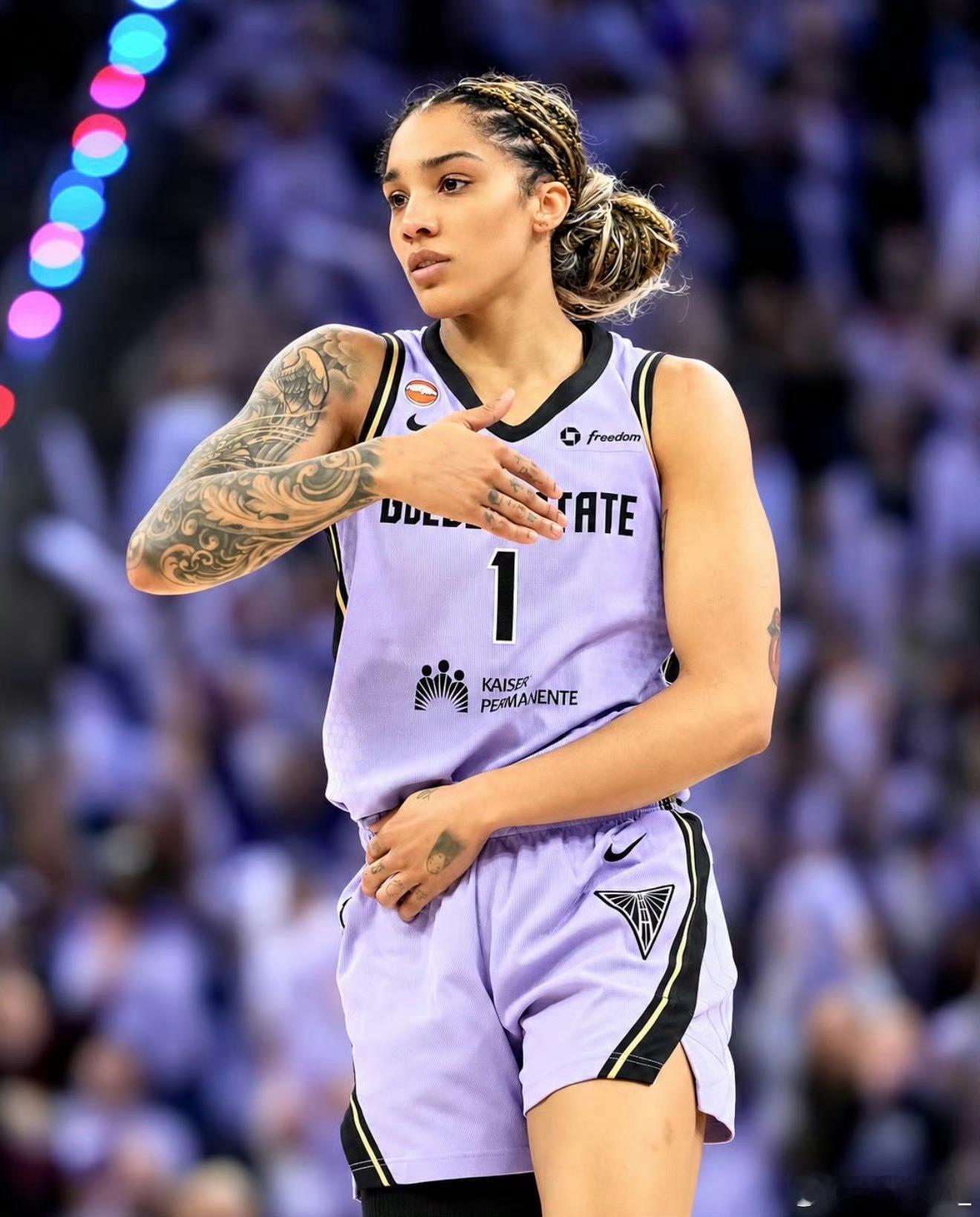 【加比状态延续女武神主场两连胜】北京时间10月8日，WNBA半决赛G2，金州