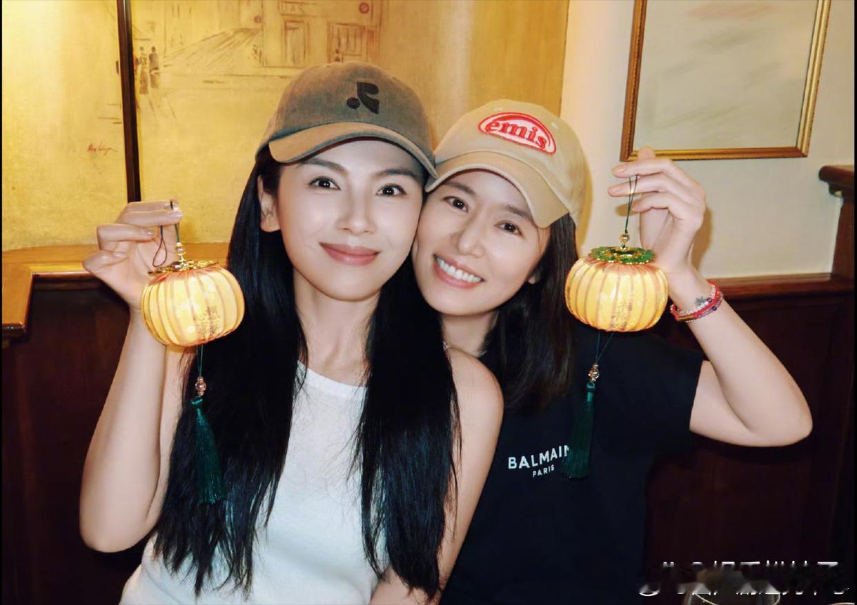 1.杨紫现在圈内地位上升很多，现在长剧开的有限，尤其班底好的大制作，基本上都要经过她手了，后续都是冲