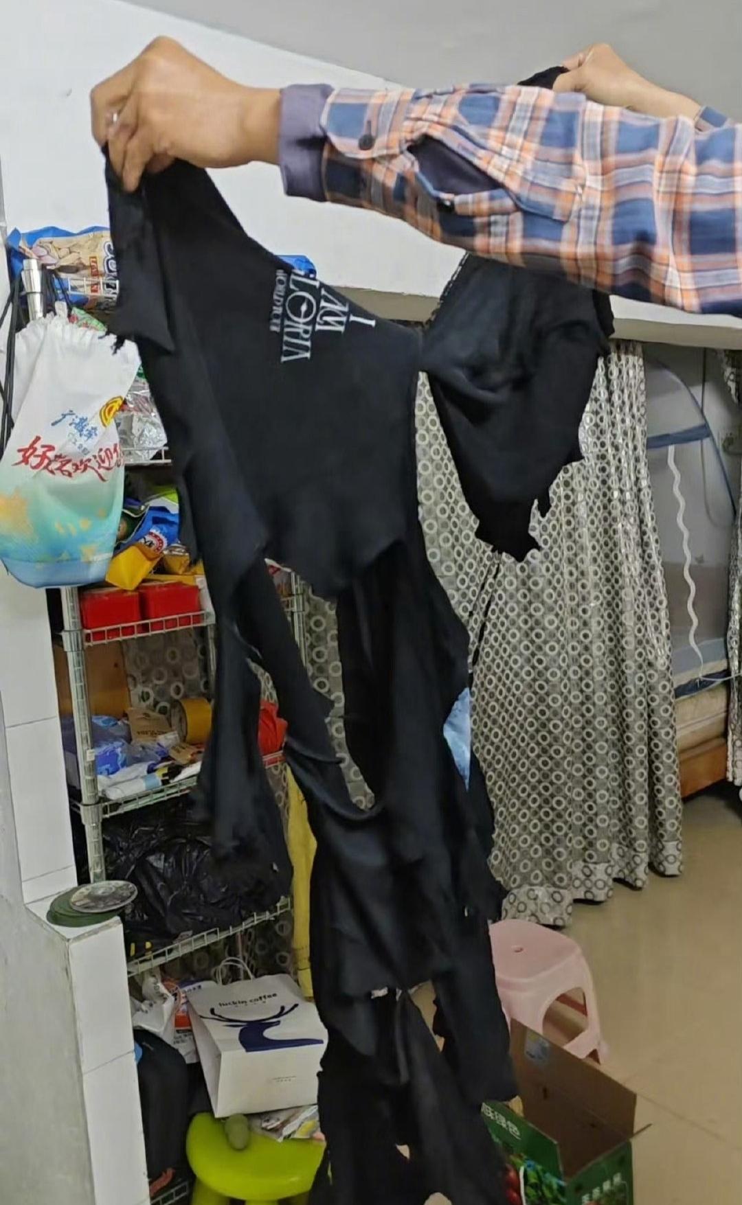 刷到网友说邓紫棋家519块的卫衣洗一次就烂，第一反应是心疼消费者519确实不