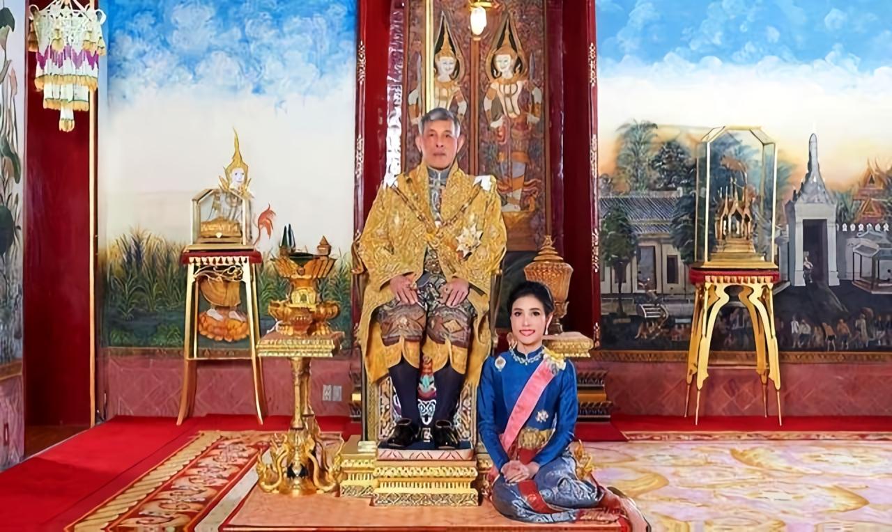 泰王访华，意义重大，影响深远哇集拉隆功国王访华了，带着王后一起，大家都在说，是