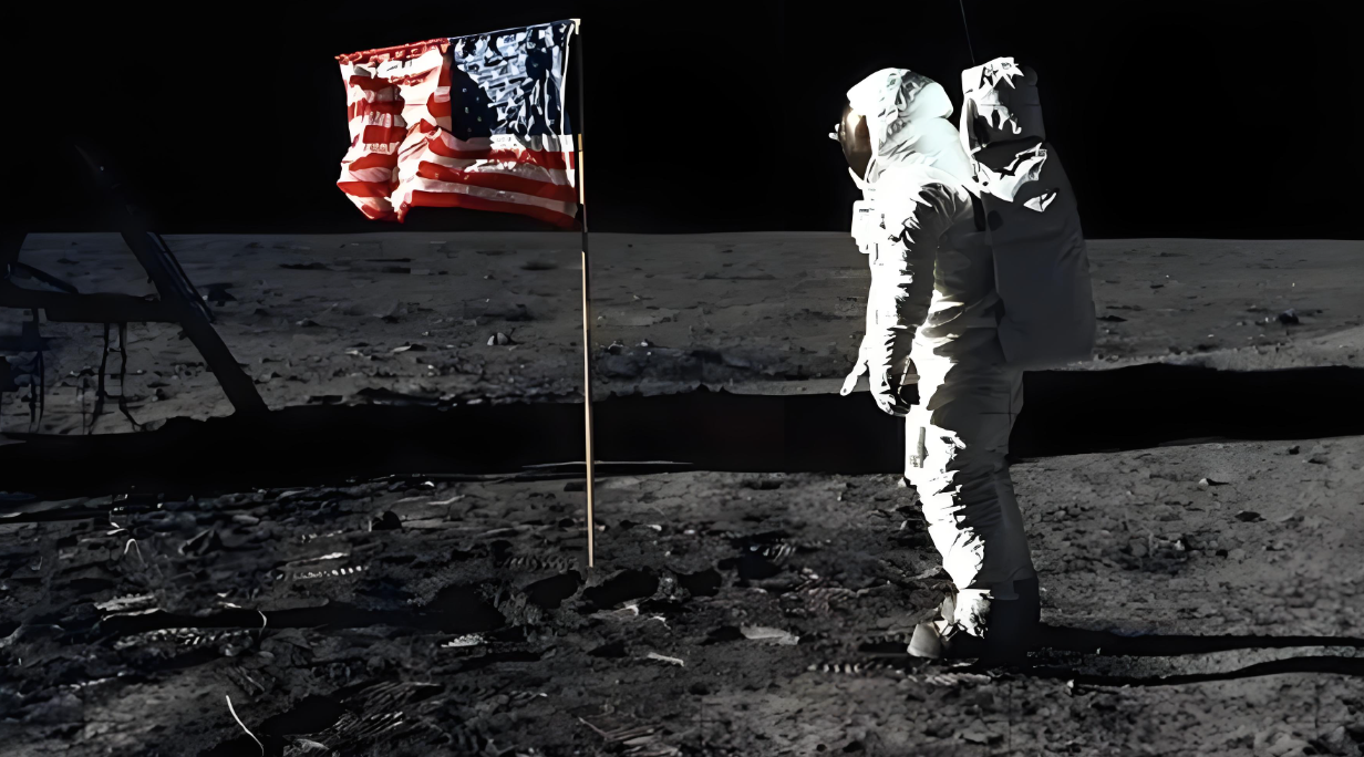 美国NASA给火箭加注氢气发生泄露！