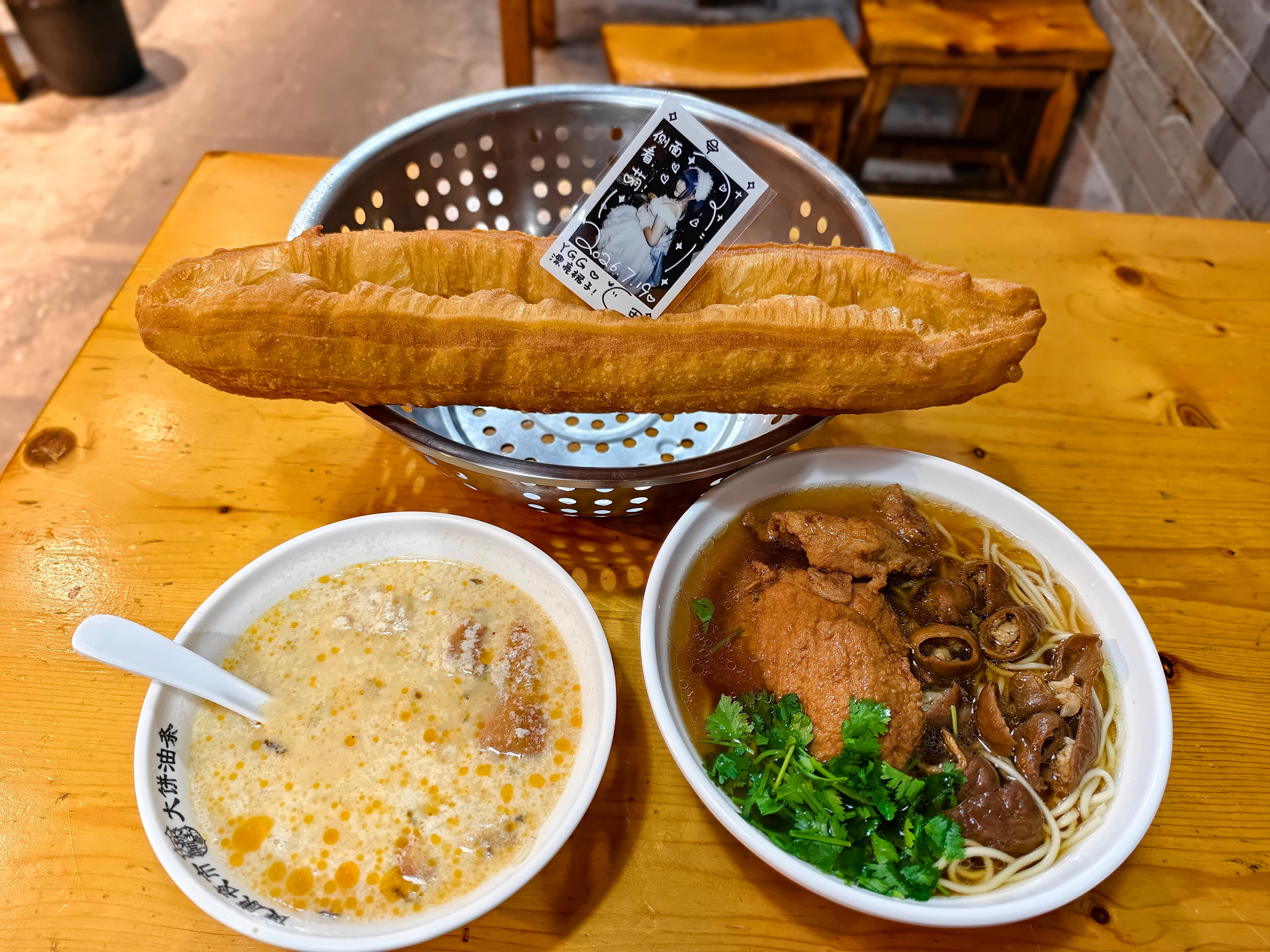 出差吃什么我在上海很想你~又又又来吃我觉得这辈子吃过最好吃的大油条~之前住这附