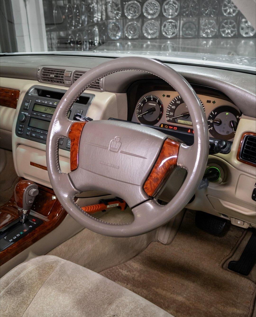 2000年款丰田皇冠RoyalSaloonJZS175豪华C级轿车美图鉴赏，