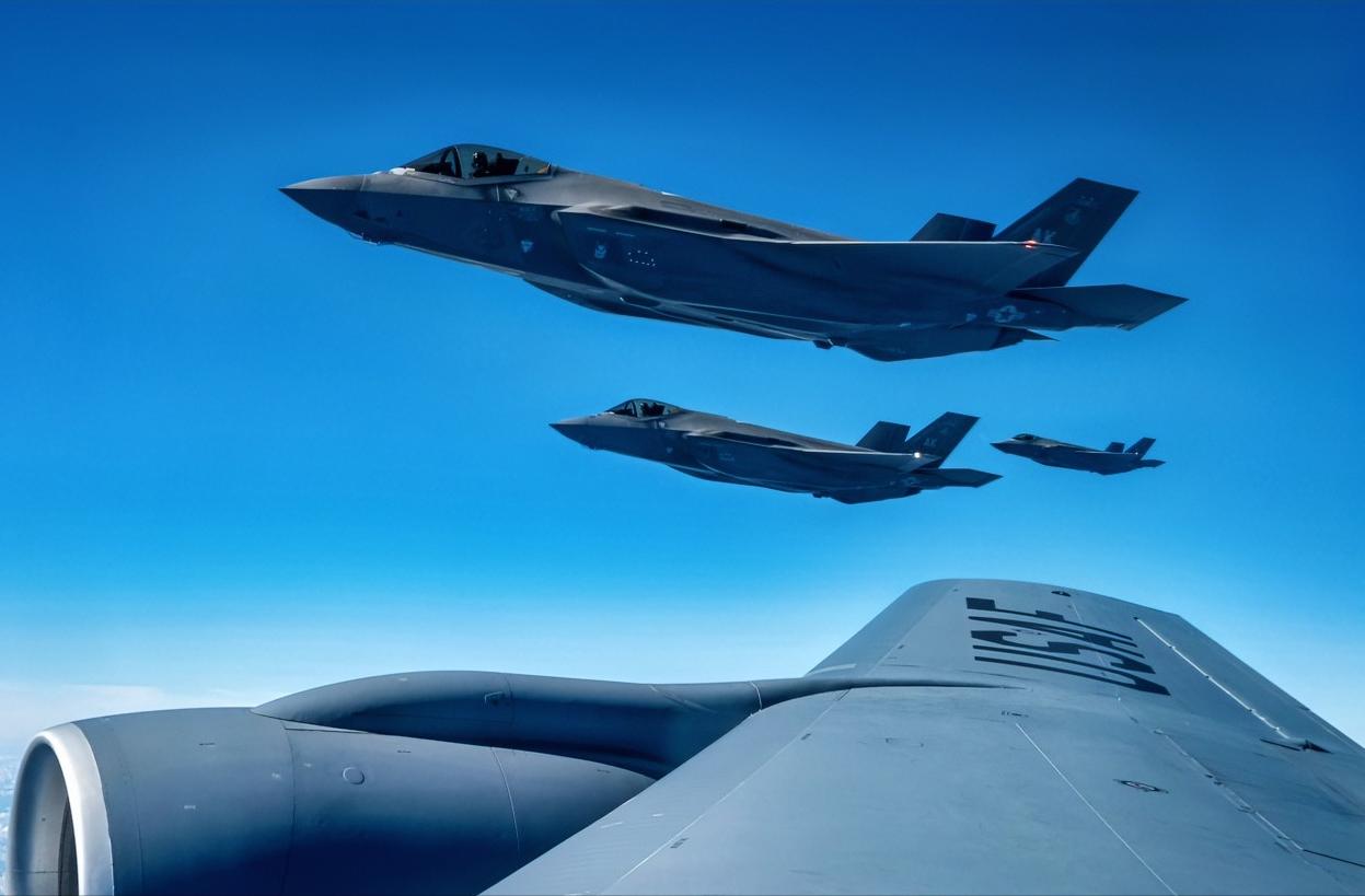 重磅消息！美国认定中国不再是主要威胁。近日美国国防部发布的2026年《国防战