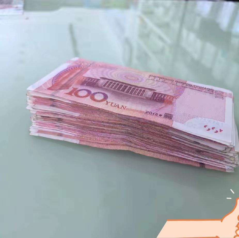 一定要存一笔属于自己的私房钱。我从30岁开始，每个月悄悄存500元，瞒着家