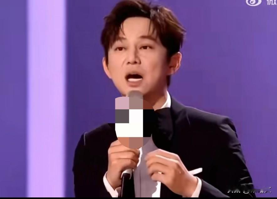 何炅直播突发状况！被那英怼到结巴，网友：何老师当场渡劫见过何炅控场无数名场